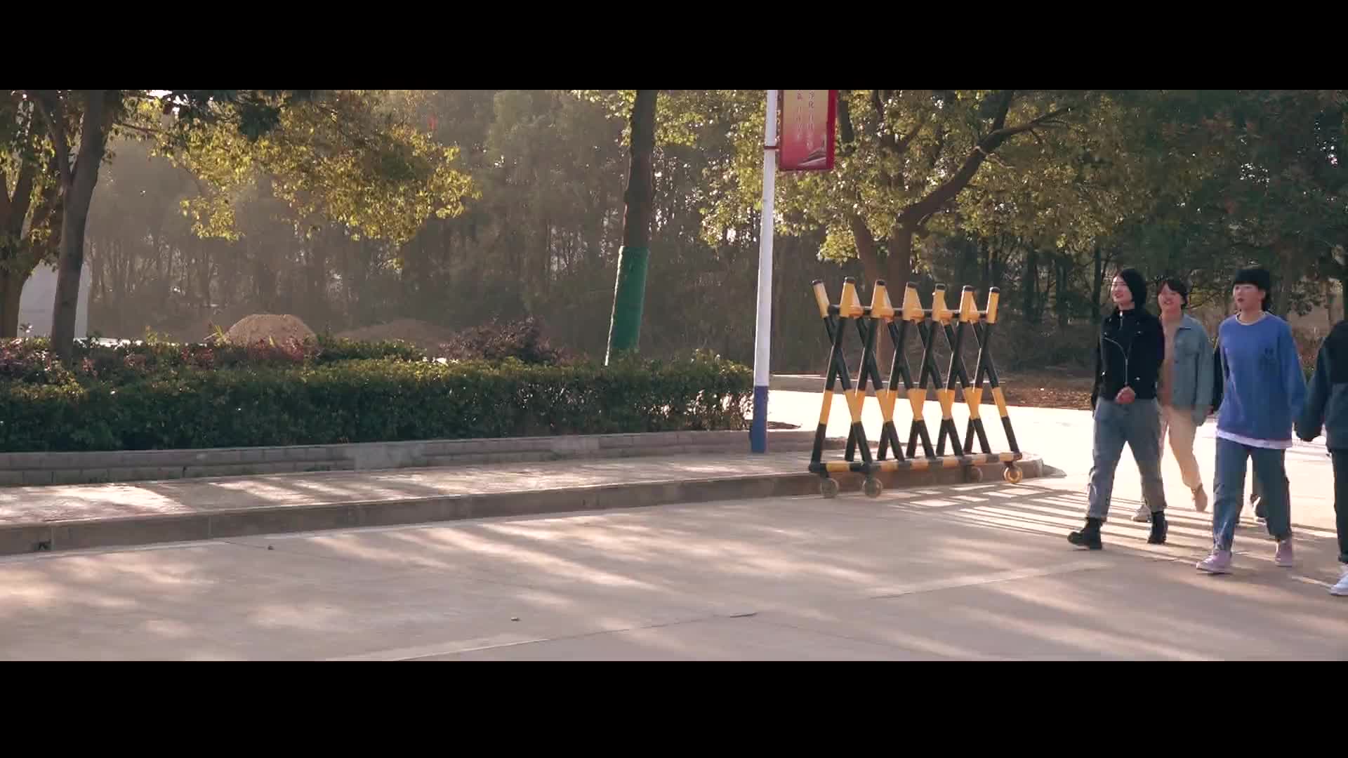 八一感人瞬間丨雷神女兵