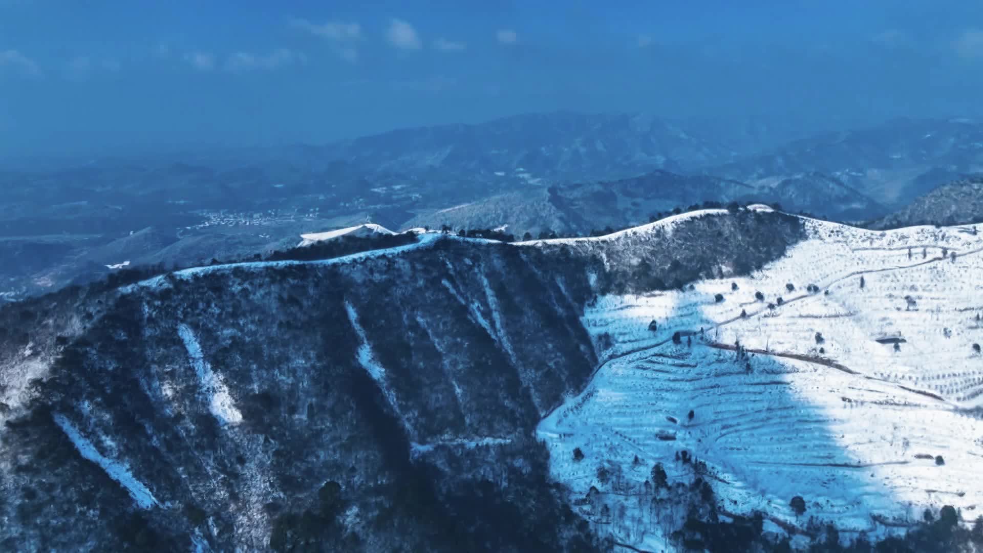 東安：風(fēng)雨送春歸 飛雪迎春到