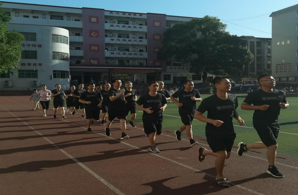 東安一小護校隊訓練常抓不懈，確保校園長(cháng)治久安