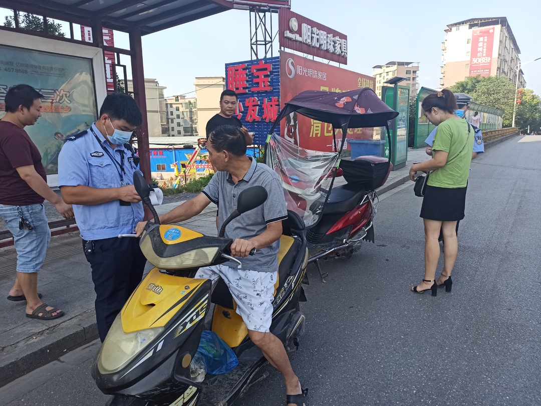 東安交警掀起“盔帶風暴”整治行動新高潮