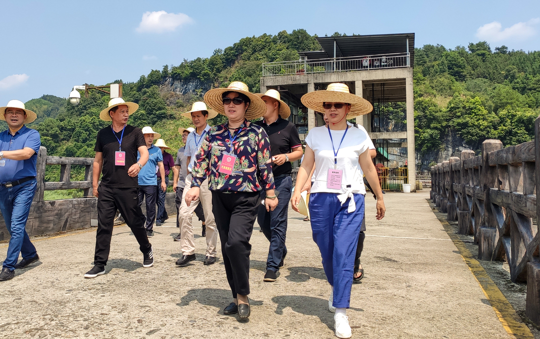 東安縣人大常委會(huì)開展湘江和紫水河流域保護(hù)管理情況視察調(diào)研