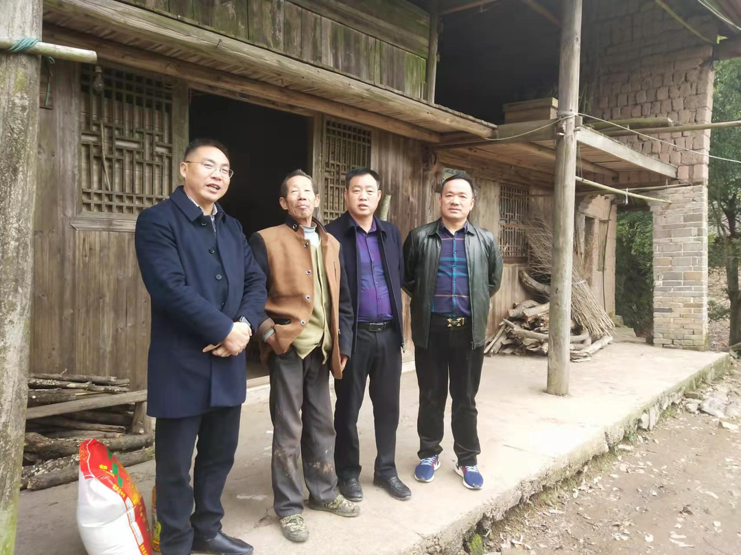 应急管理局开展返贫动态监测入户走访