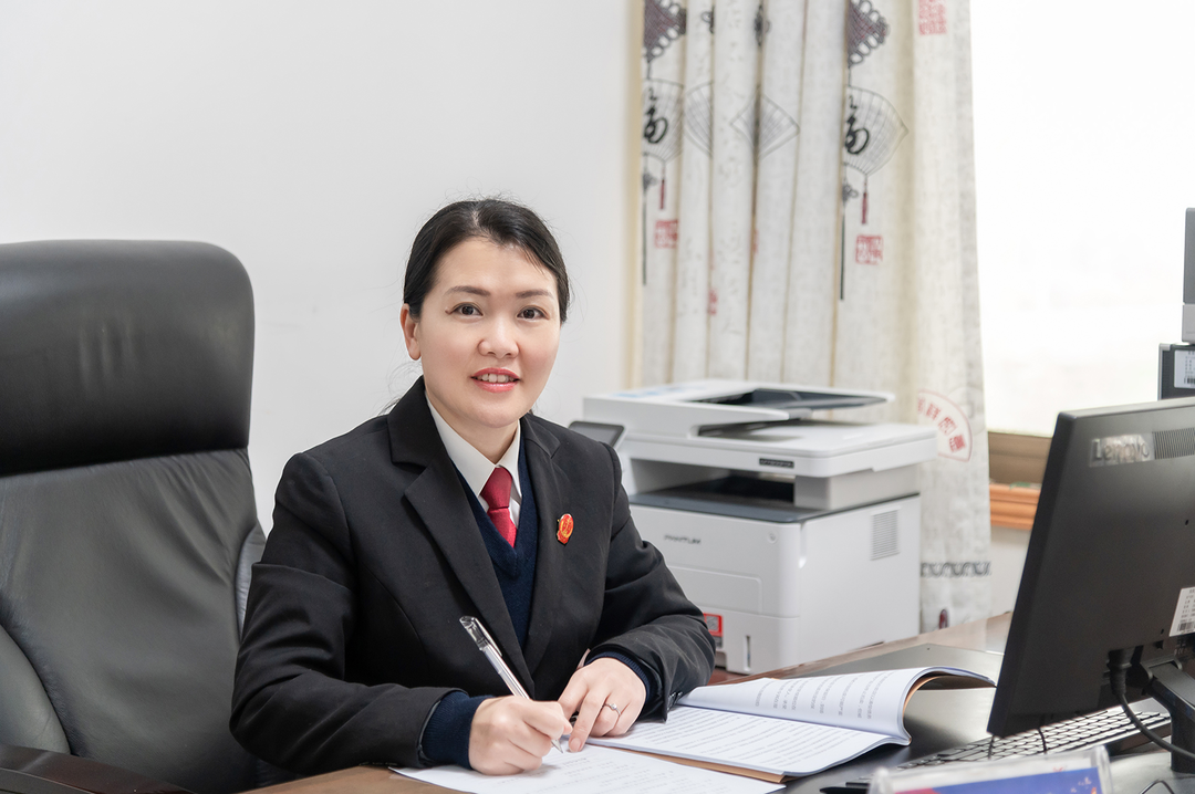东安法院吴丽红同志荣获“全国维护妇女儿童权益先进个人”荣誉称号