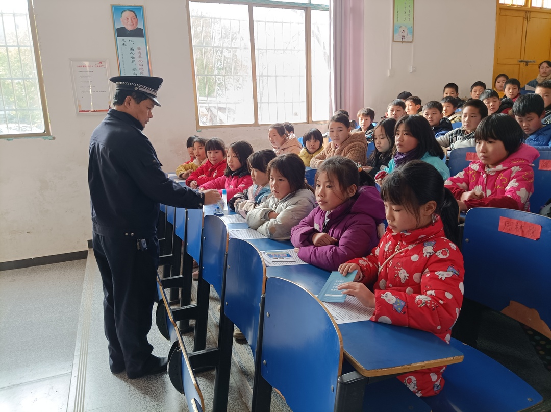 东安县易江学校：铁路宣传进校园，爱路护路保安全