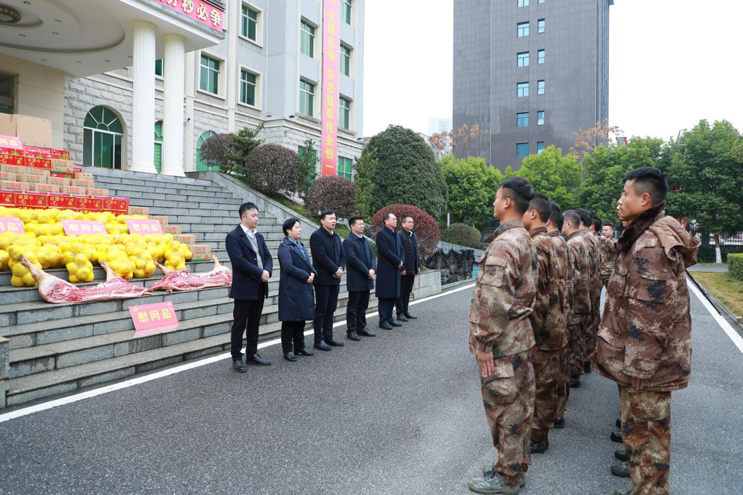 东安县“四大家”班子成员走访慰问驻东部队官兵