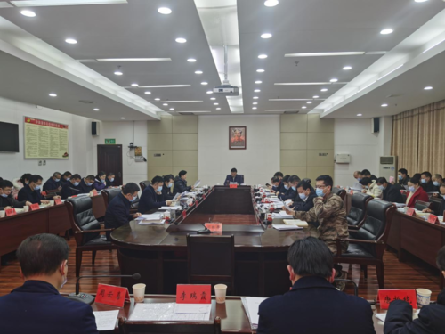 唐何主持召开2022年第7次县委常委会会议