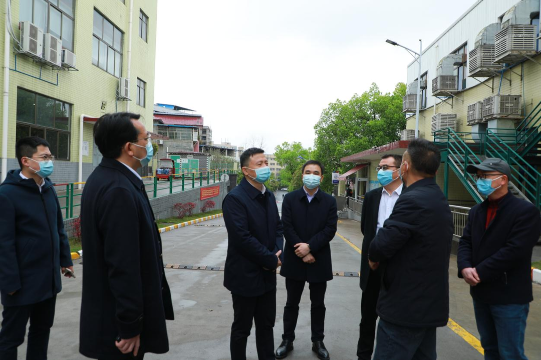 唐何：防疫生產兩不誤 奮力實現“開門紅”