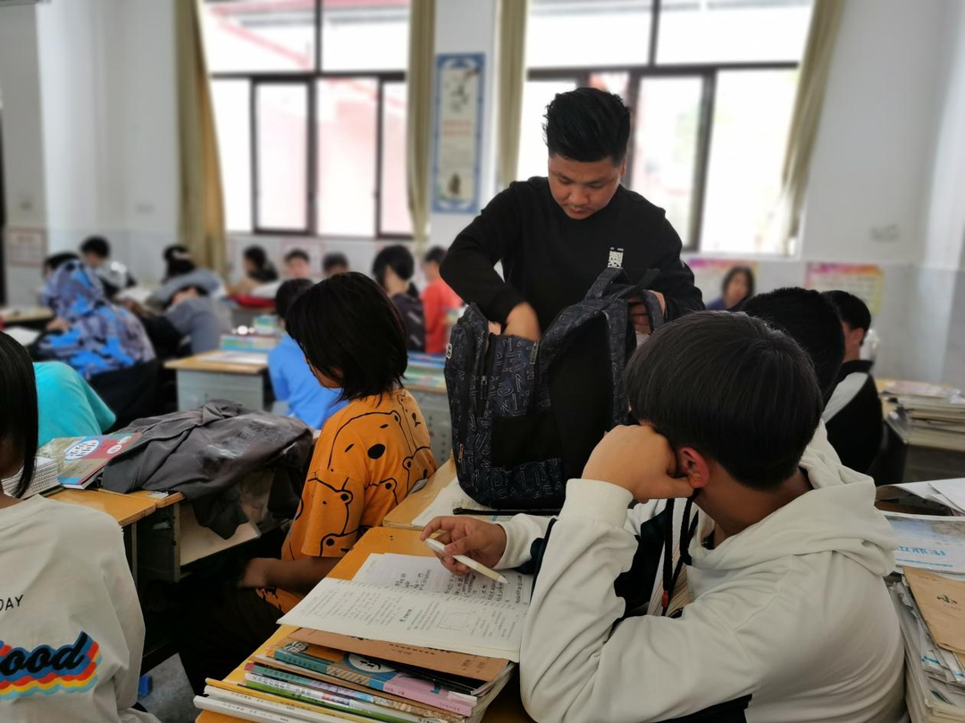 东安县崇德学校开展管制刀具专项检查