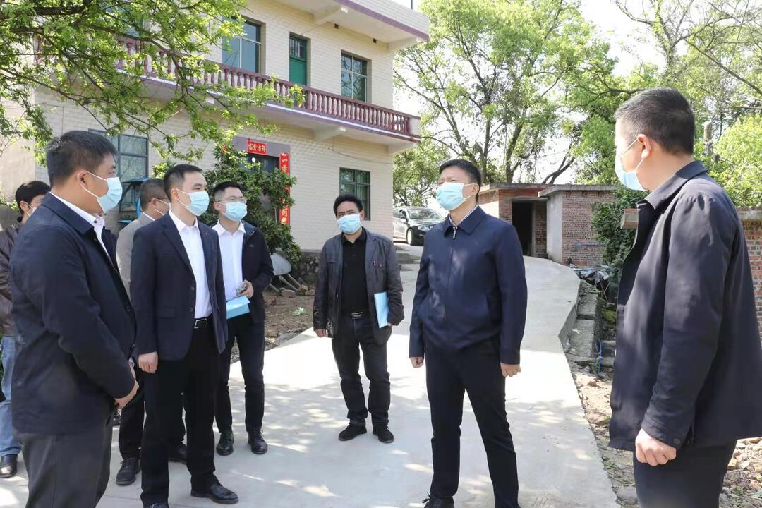 唐何調(diào)研指導(dǎo)清明期間疫情防控、春耕備耕和安全生產(chǎn)