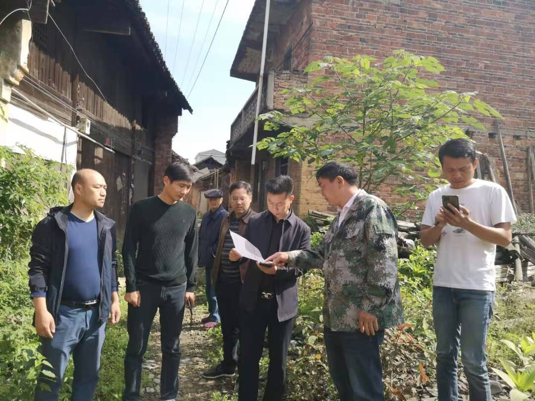 东安城管开展自建房安全隐患排查