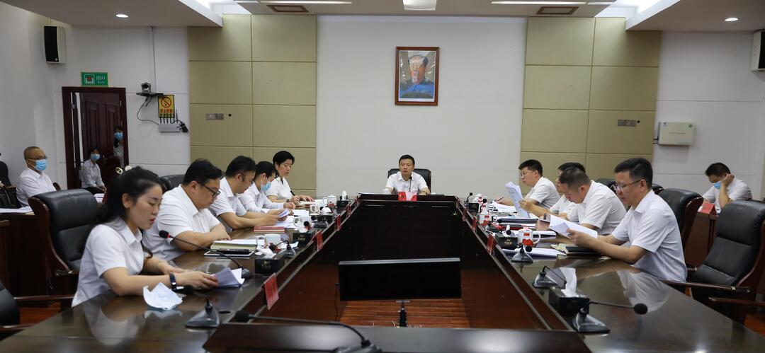 唐何主持召開全縣重點工作推進會