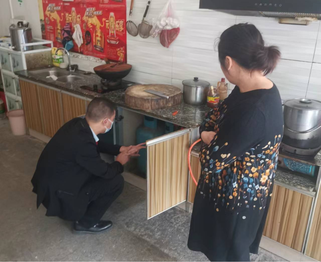 新圩江鎮：排查可燃氣體報警裝置安裝情況