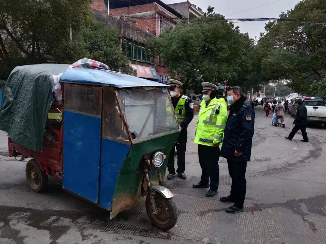 石期市鎮(zhèn)開展“道路交通安全百日攻堅(jiān)”專項(xiàng)整治行動(dòng)