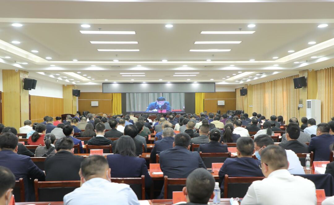 东安县组织收听收看全市传达学习全国两会精神大会
