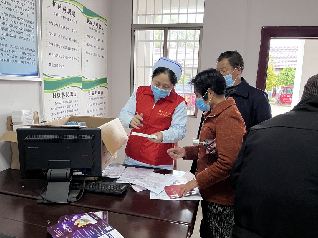 鹿马桥镇中心卫生院邀请市中心医院开展大型义诊活动