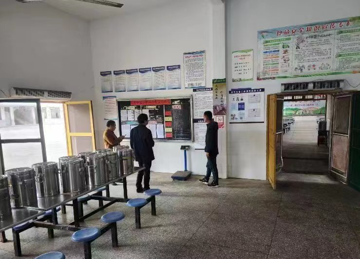 新圩江鎮：開展校園食品安全檢查