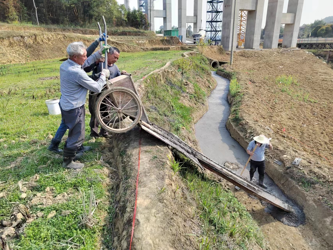 ?白牙市鎮(zhèn)：修復(fù)灌溉水渠 助力春耕備耕