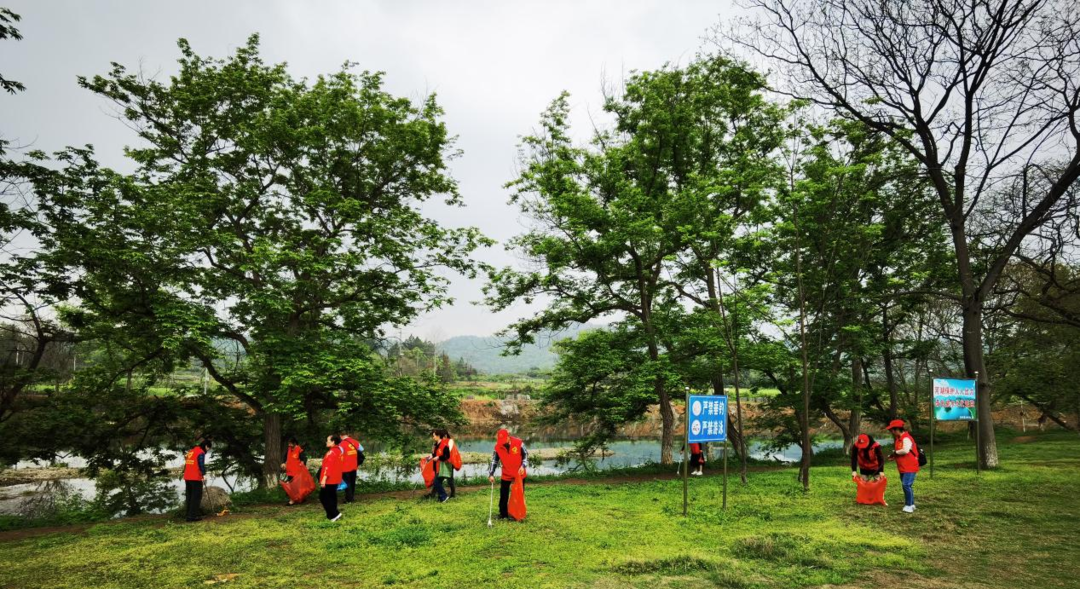 東安縣新時代文明實踐中心開展綠色清明文明祭祀、文明勸導(dǎo)志愿服務(wù)活動