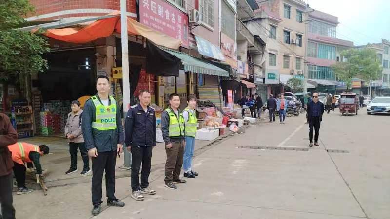 石期市鎮(zhèn)開展道路交通安全巡查工作