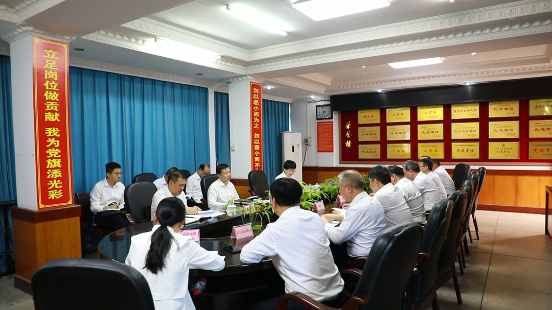 唐何到縣交通運輸局調研工作
