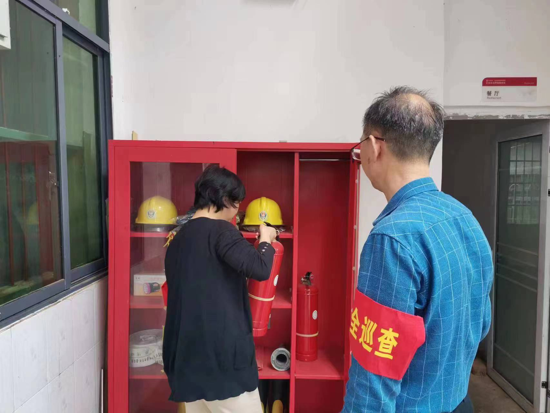 花桥镇检查组到敬老院开展消防安全大检查