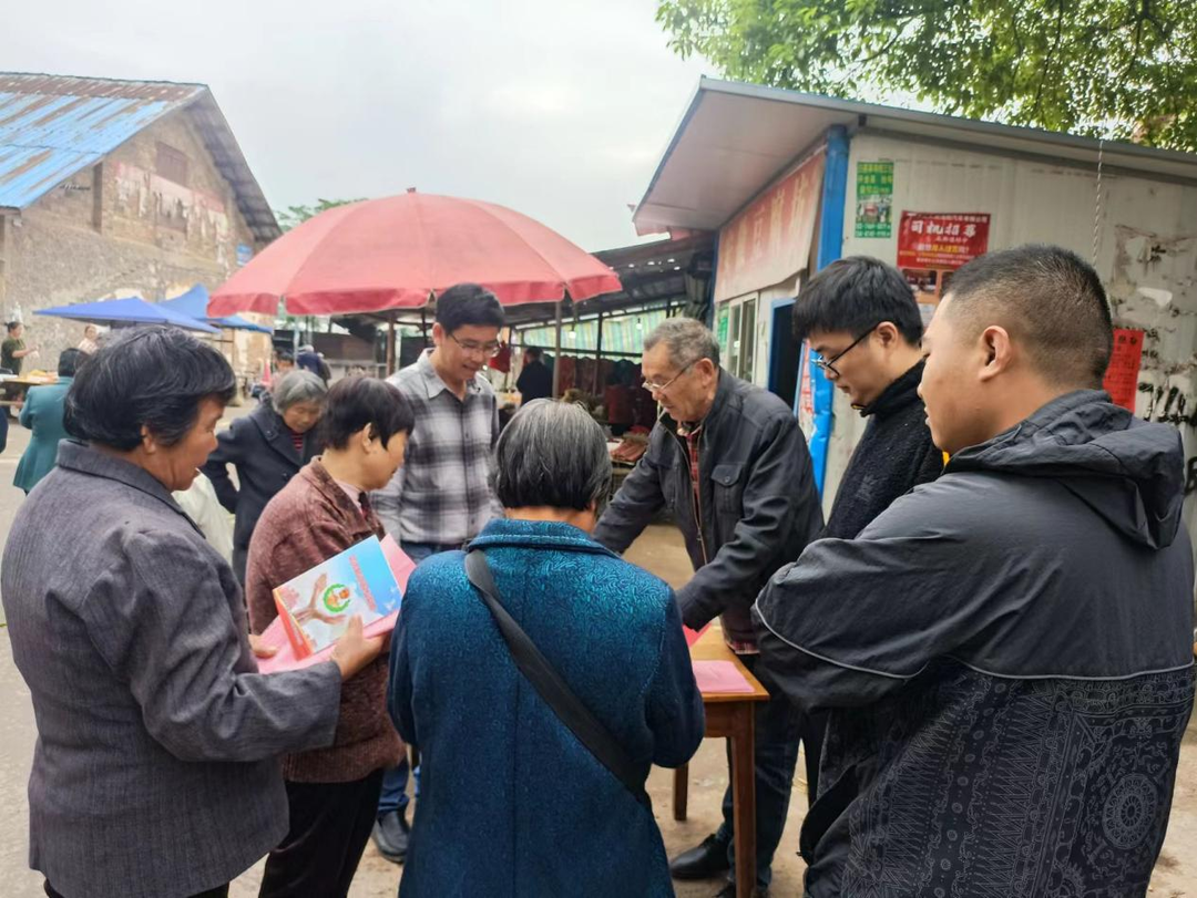 南桥镇开展信访法治宣传月活动