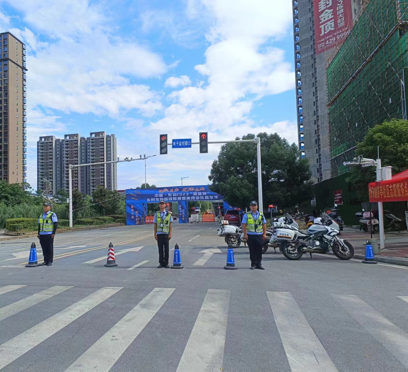 龍舟競渡紫水上，東安交警全力以“護”