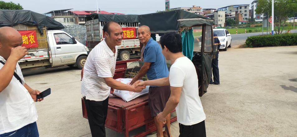 端桥铺镇：爱心送物资送技术 助力残疾人“阳光增收”