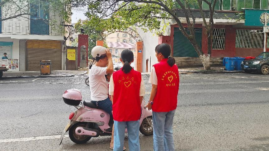 白牙市镇紫水社区：社区从”头”做好 道路安全伴你我