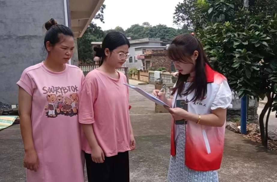 大盛镇：走访青少年 暑期送清凉