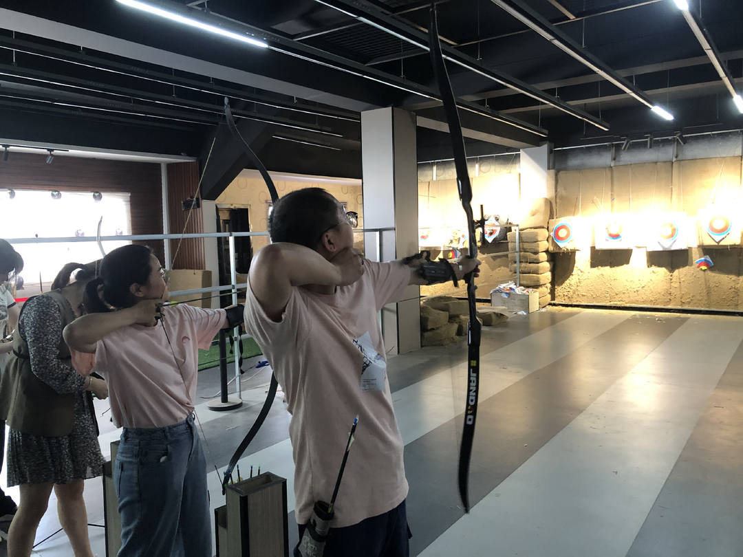 横塘镇团委组织开展“一人善射，百夫决拾“为主题的团日活动