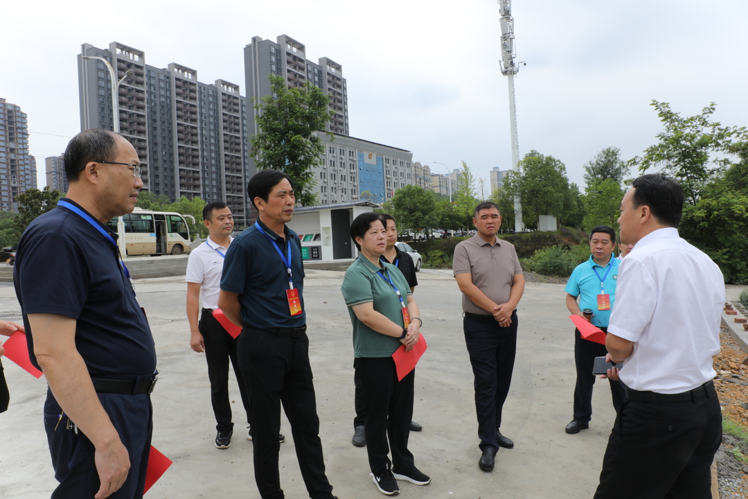 县人大常委会组织人大代表集中视察湘江和紫水河流域保护情况