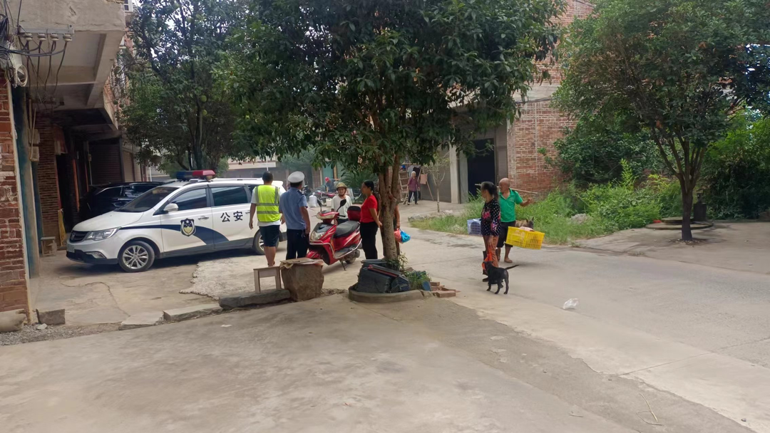新圩江镇：持续开展道路安全检查