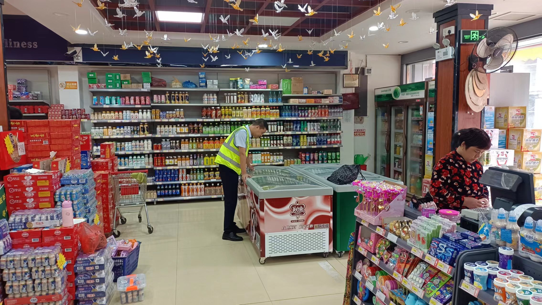 新圩江镇开展校园周边食品安全专项检查