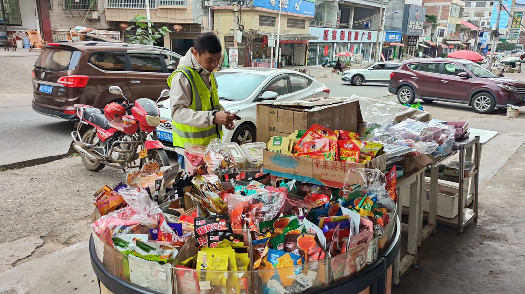 新圩江鎮開展食品安全檢查