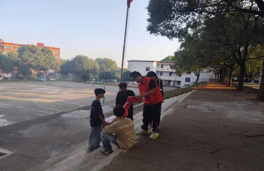 新圩江鎮：利劍護蕾，守護成長