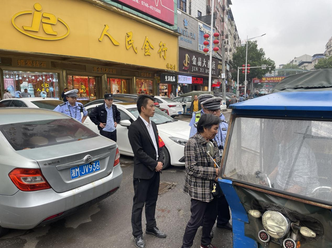 白牙市鎮開展交通頑瘴痼疾集中整治行動