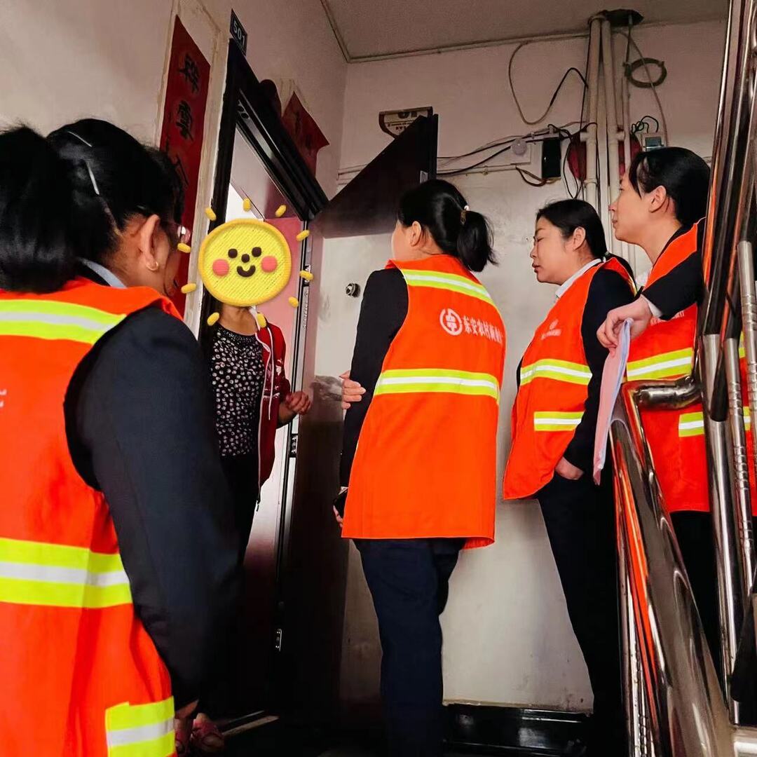 东安农商银行：柔肩扛重任  巾帼显担当