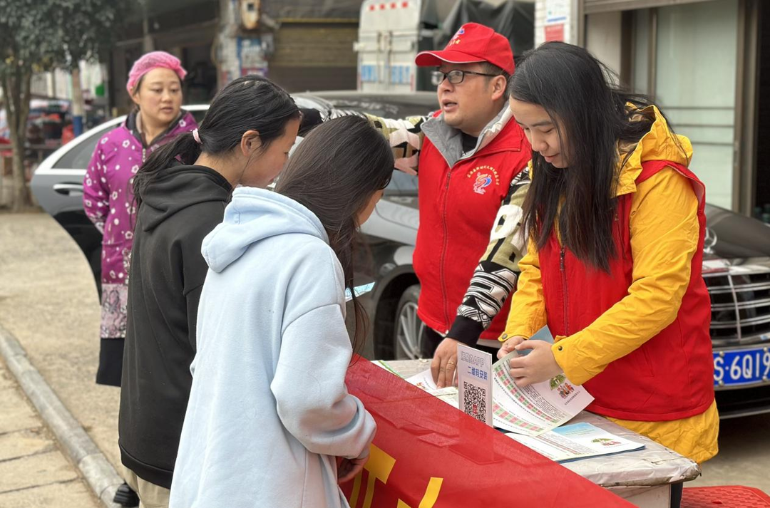 东安县水岭乡开展“政务公开主题日”活动 助力营商环境再优化