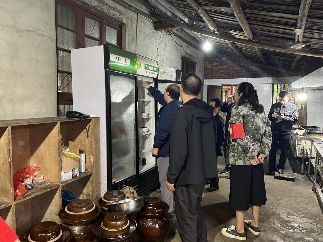 水岭乡开展“制止餐饮浪费”联合执法行动