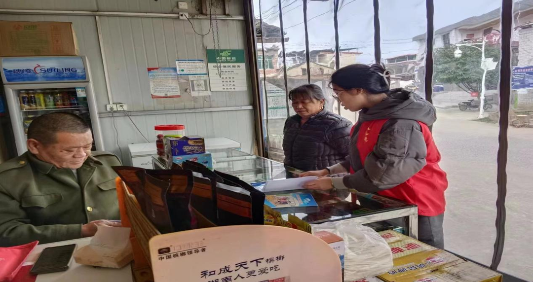 新圩江镇开展食品安全检查