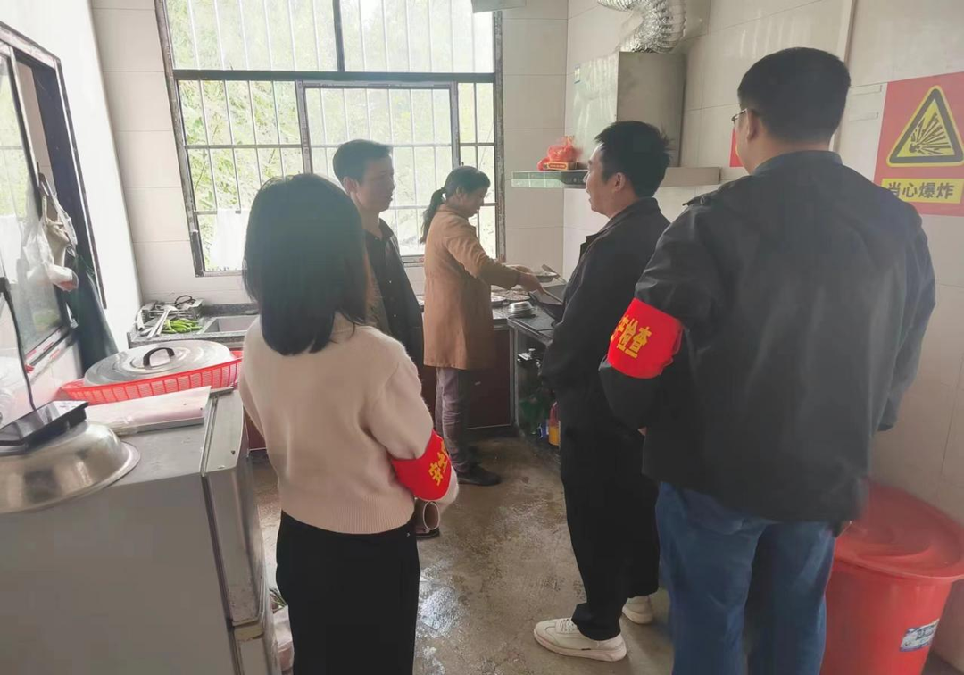 大盛镇：严把食品安全关 三筑牢守护“舌尖安全”