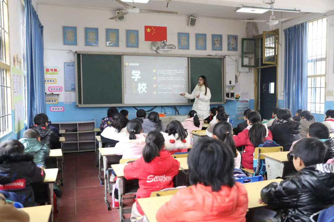 东安县举行中小学防震避险安全应急疏散示范演练活动