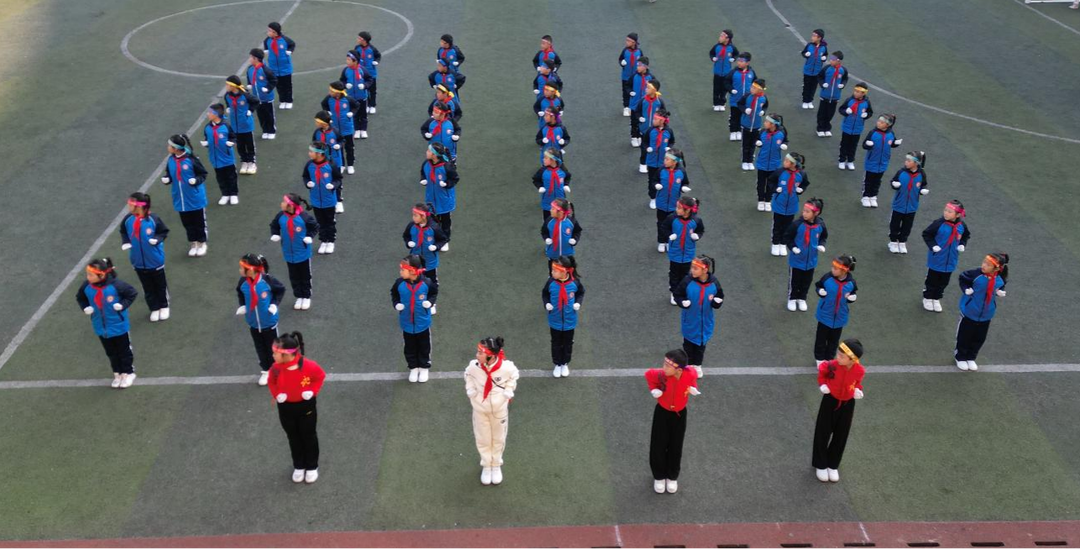 東安一小舉行“百年校慶”暨“學(xué)生武術(shù)健身操”比賽活動