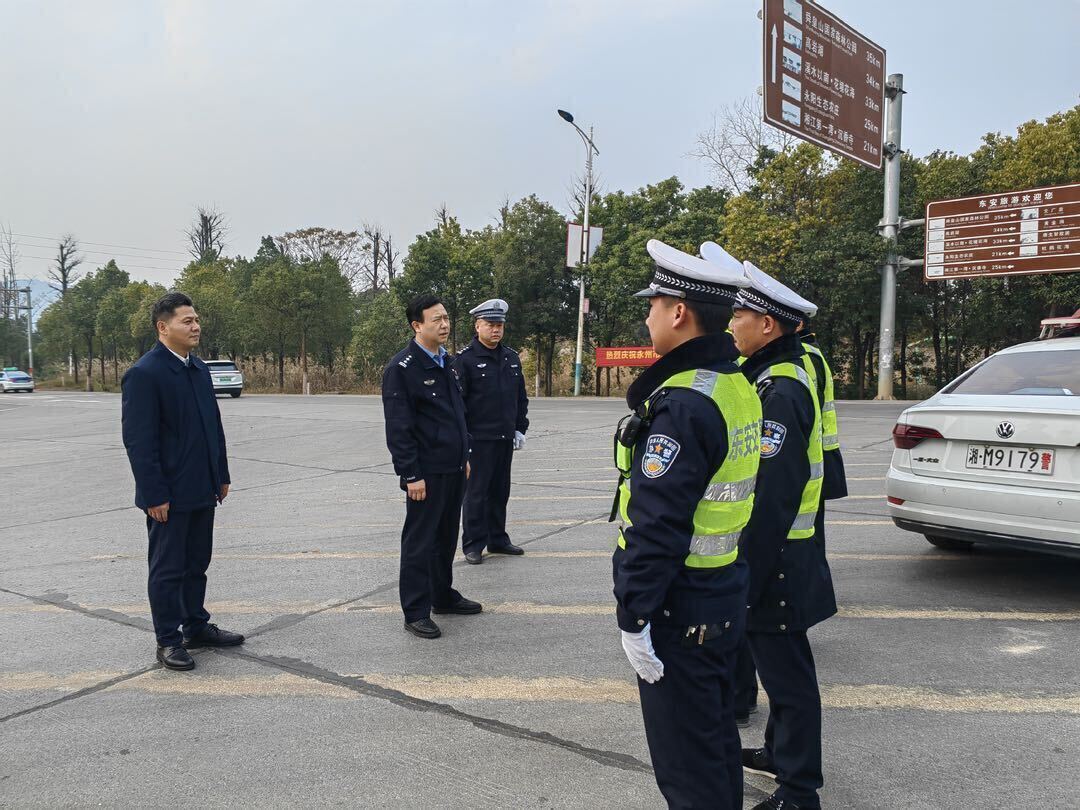 宋志勇走訪慰問元旦假期執(zhí)勤交通民警