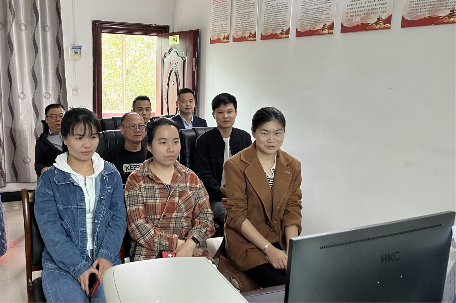 水岭乡组织观看“公共机构生活垃圾分类示范点建设现场会”线上直播