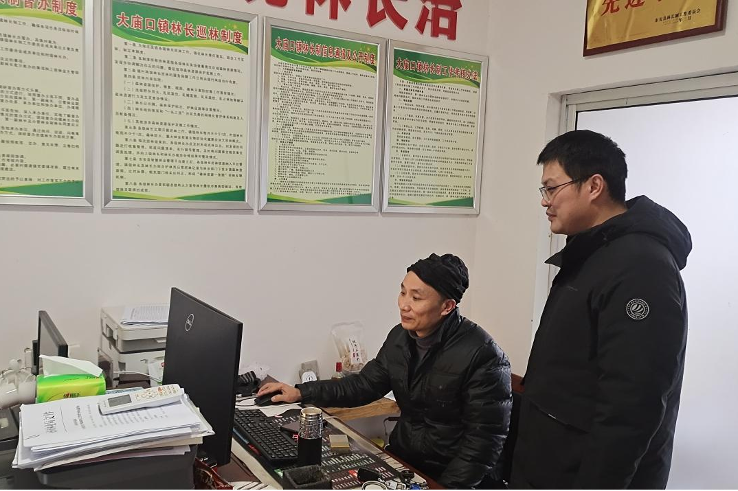 大庙口镇：风清气正过佳节 “四风”查纠不停歇