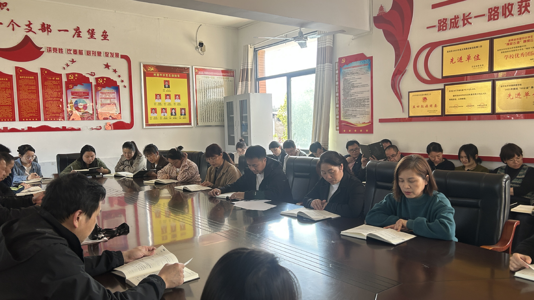 东安县树德中学举行新学期《论语》经典诵读活动