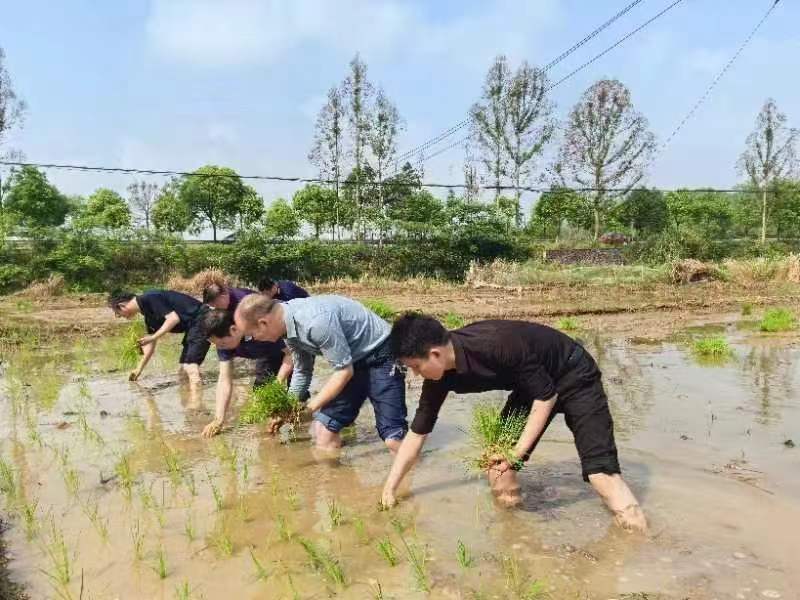 东安县2024年第一期科干班开展学员驻村入户“沉浸式”培训