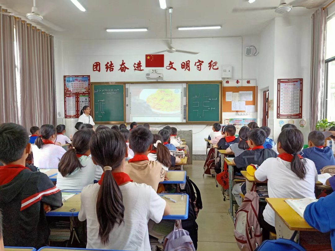 东安县一小实验学校开展“打造高效课堂，提升教学质量”教研活动
